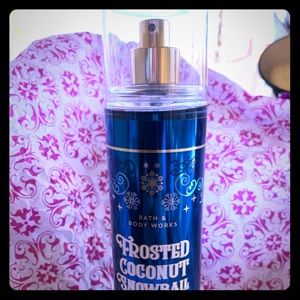 Bath and Body Works Frosted Coconut Snowball Spray